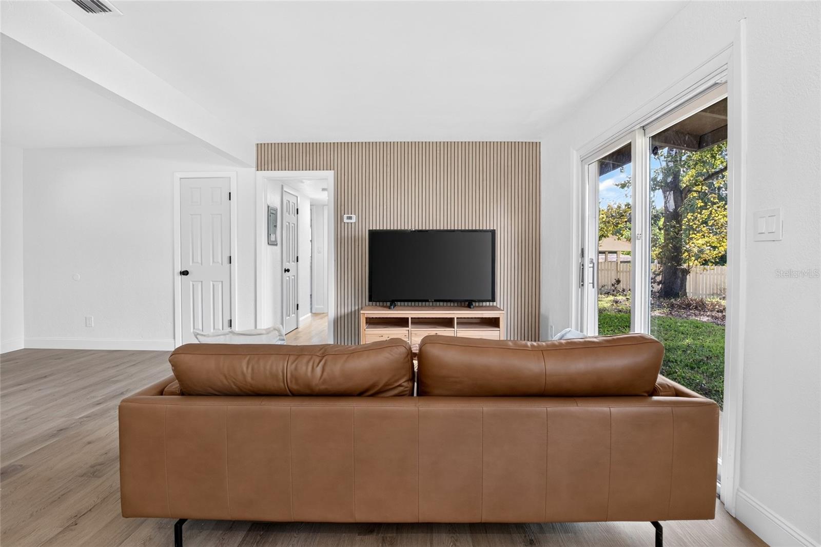 399 BETH DR — photo 8