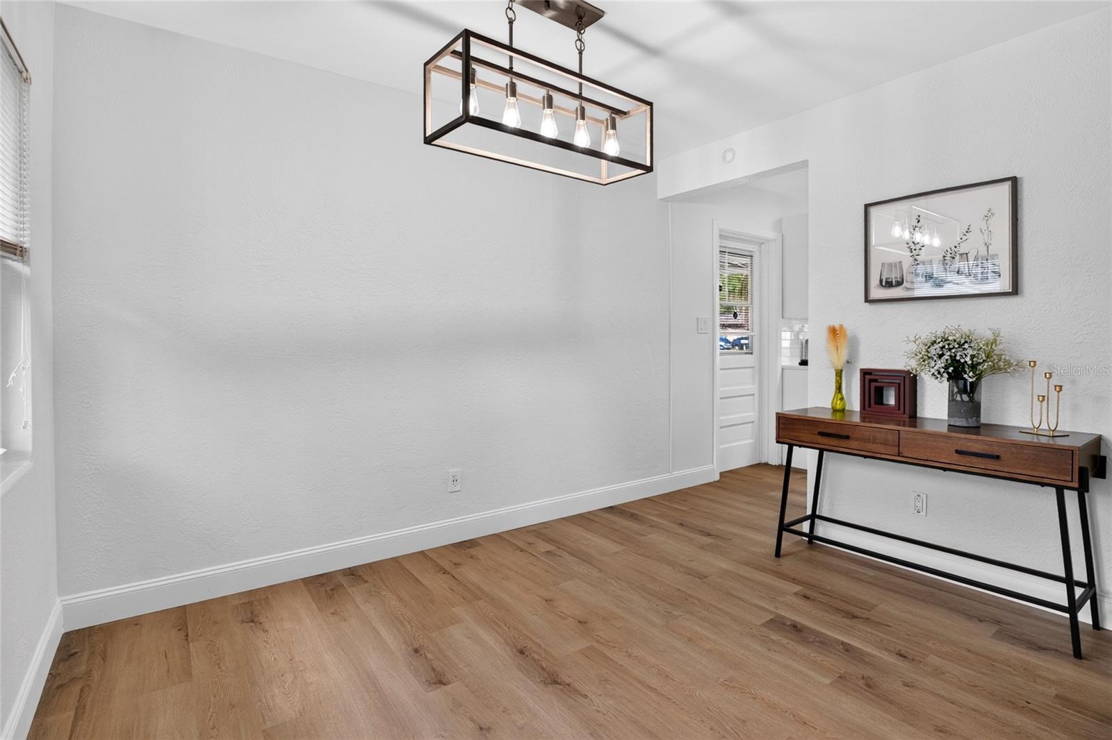399 BETH DR — photo 9