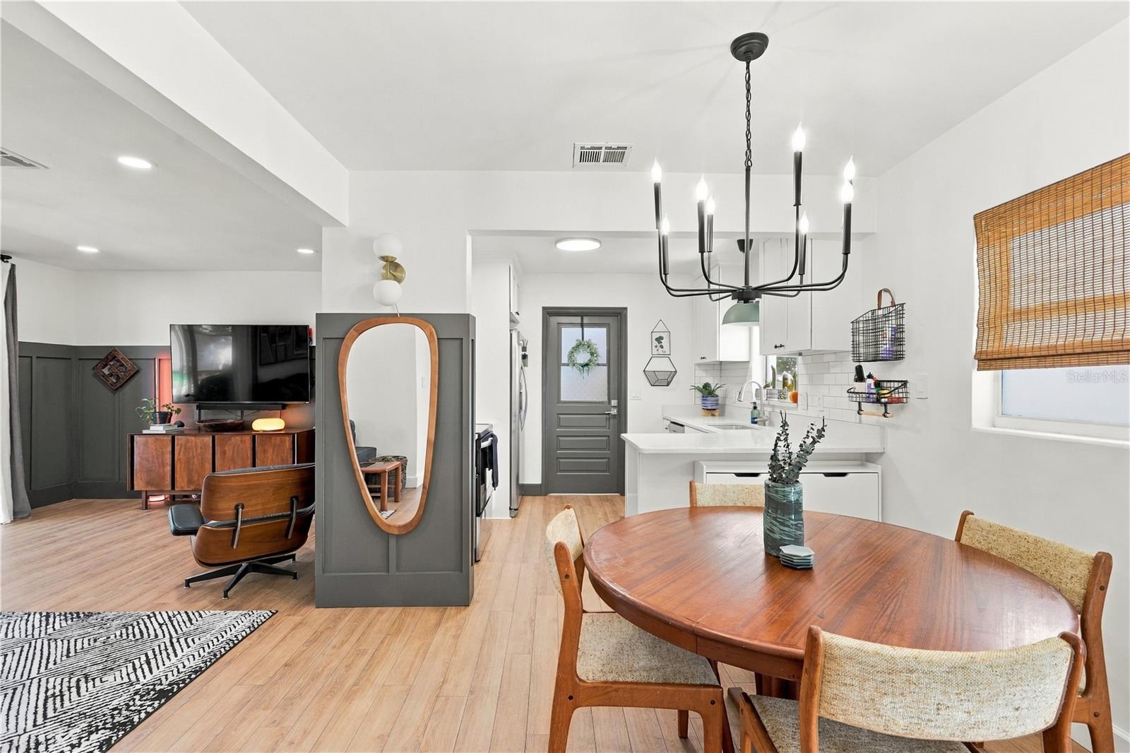 303 HALSEY ST — photo 6