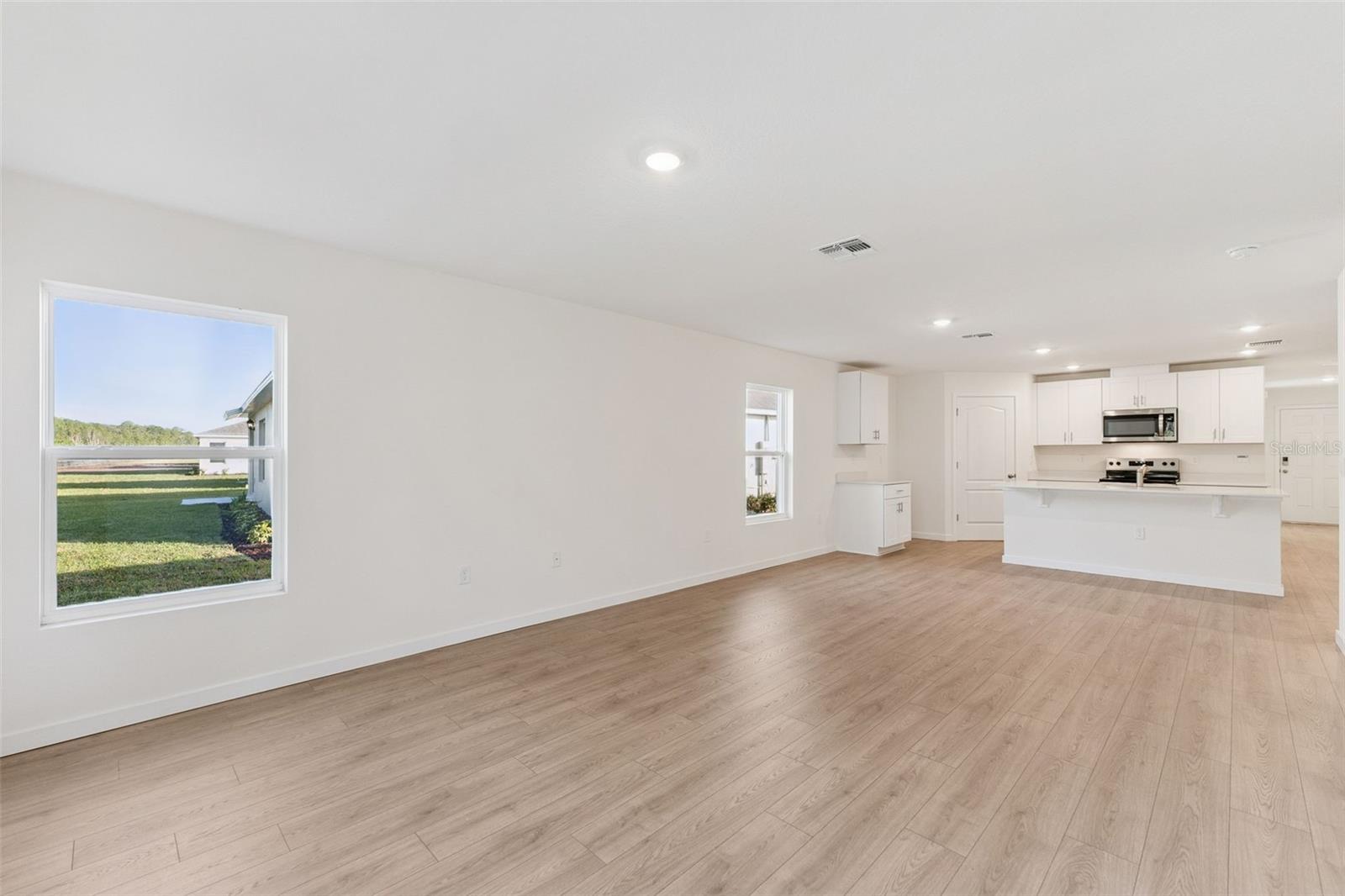 145 HEIRLOOM DR — photo 6