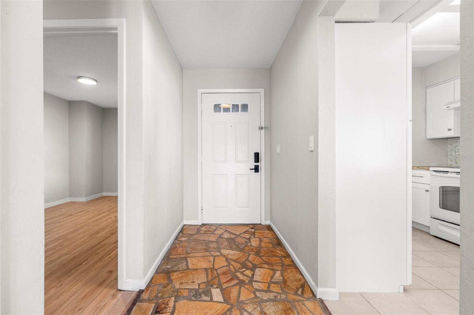 107 DEER LAKE CIR — photo 5