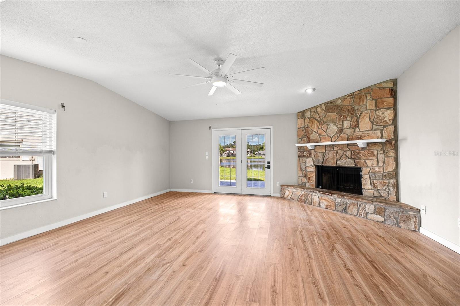 107 DEER LAKE CIR — photo 7