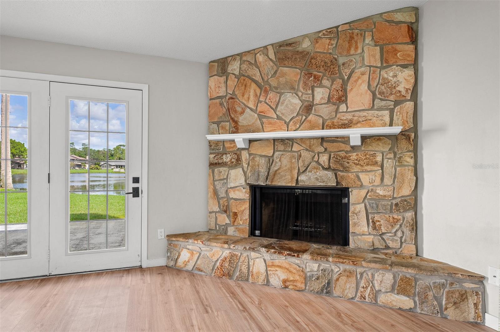 107 DEER LAKE CIR — photo 8