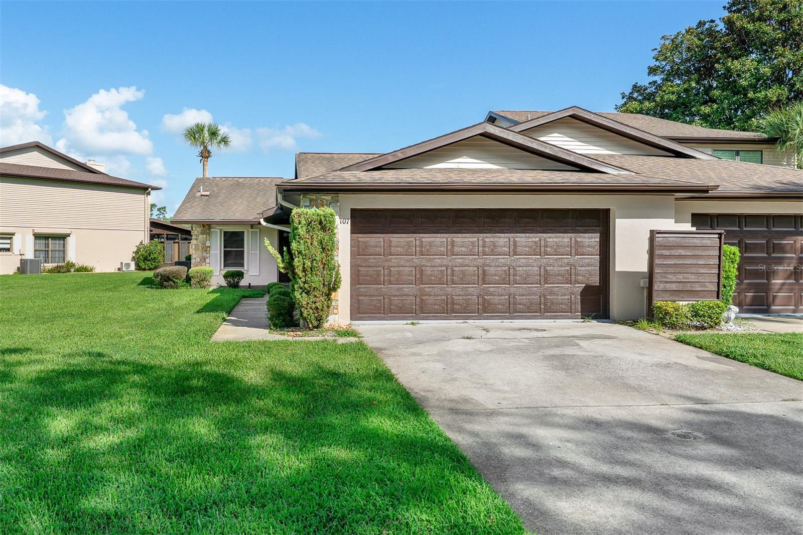 107 DEER LAKE CIR