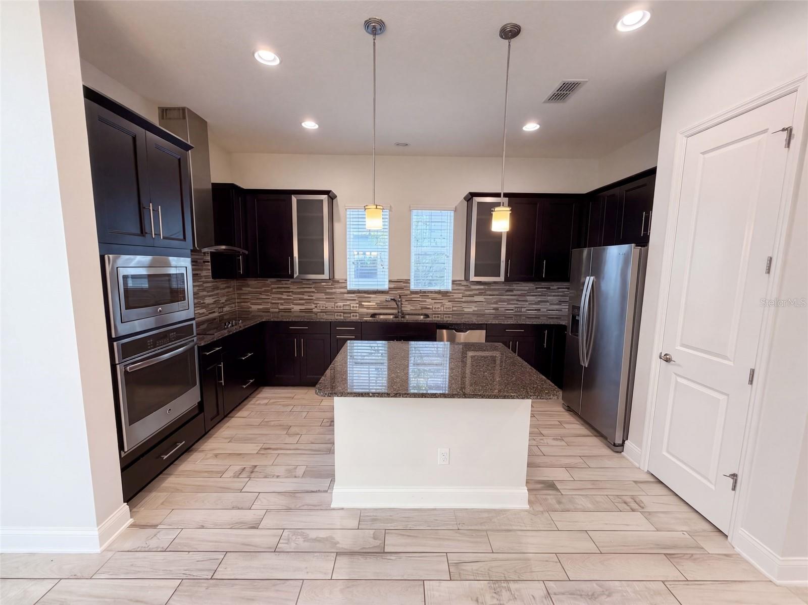 7797 LAUREATE BLVD — photo 2