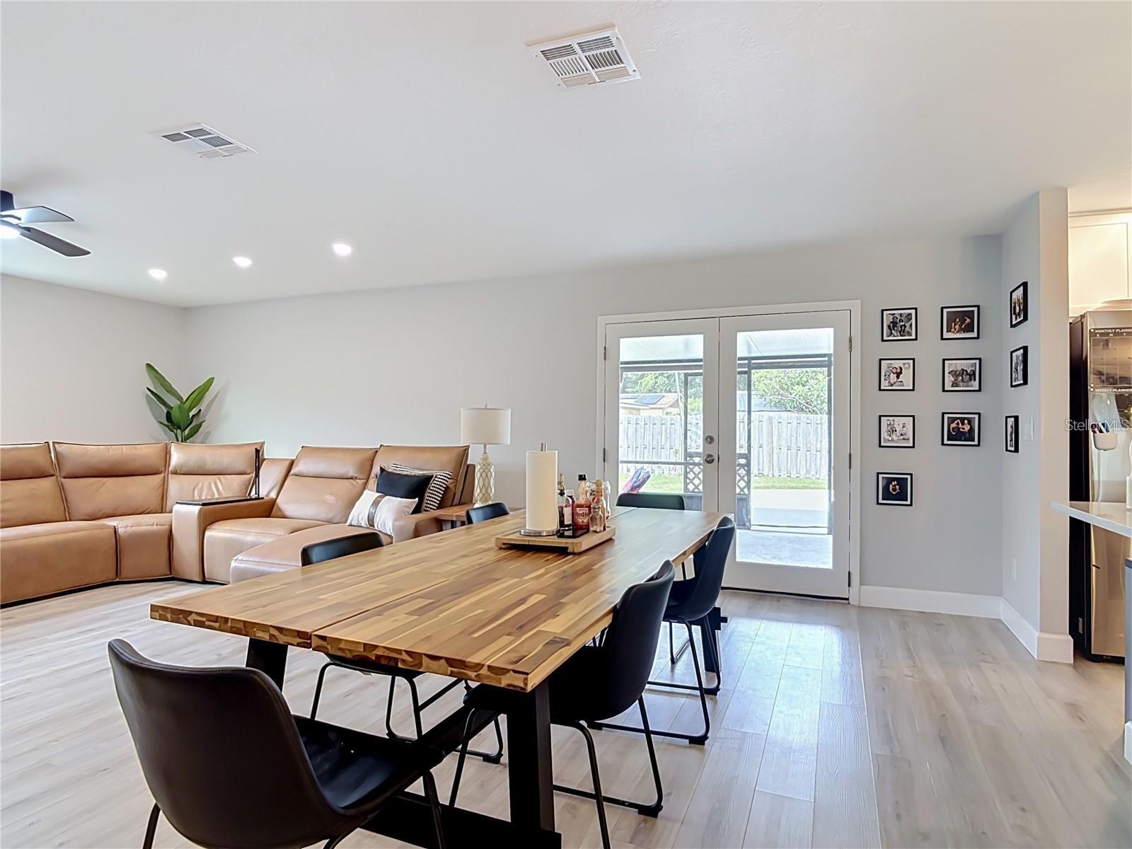 8676 HILLSIDE DR — photo 5