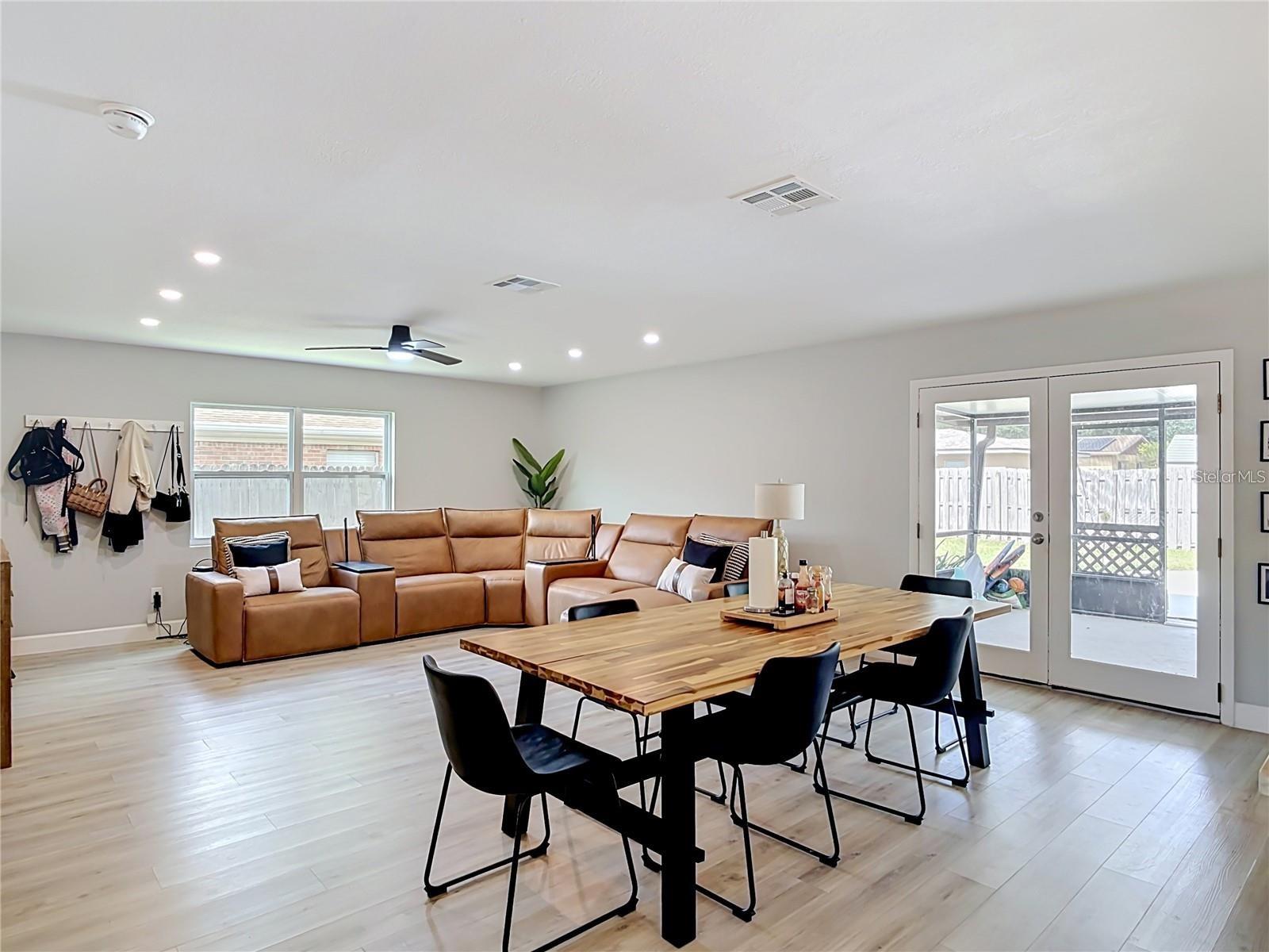 8676 HILLSIDE DR — photo 6