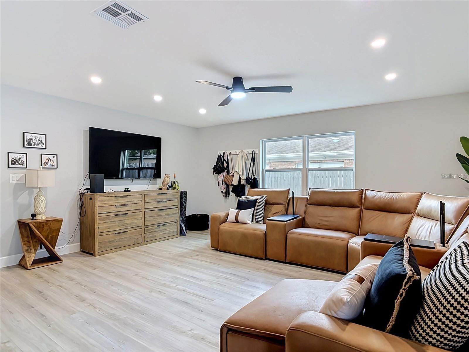 8676 HILLSIDE DR — photo 10