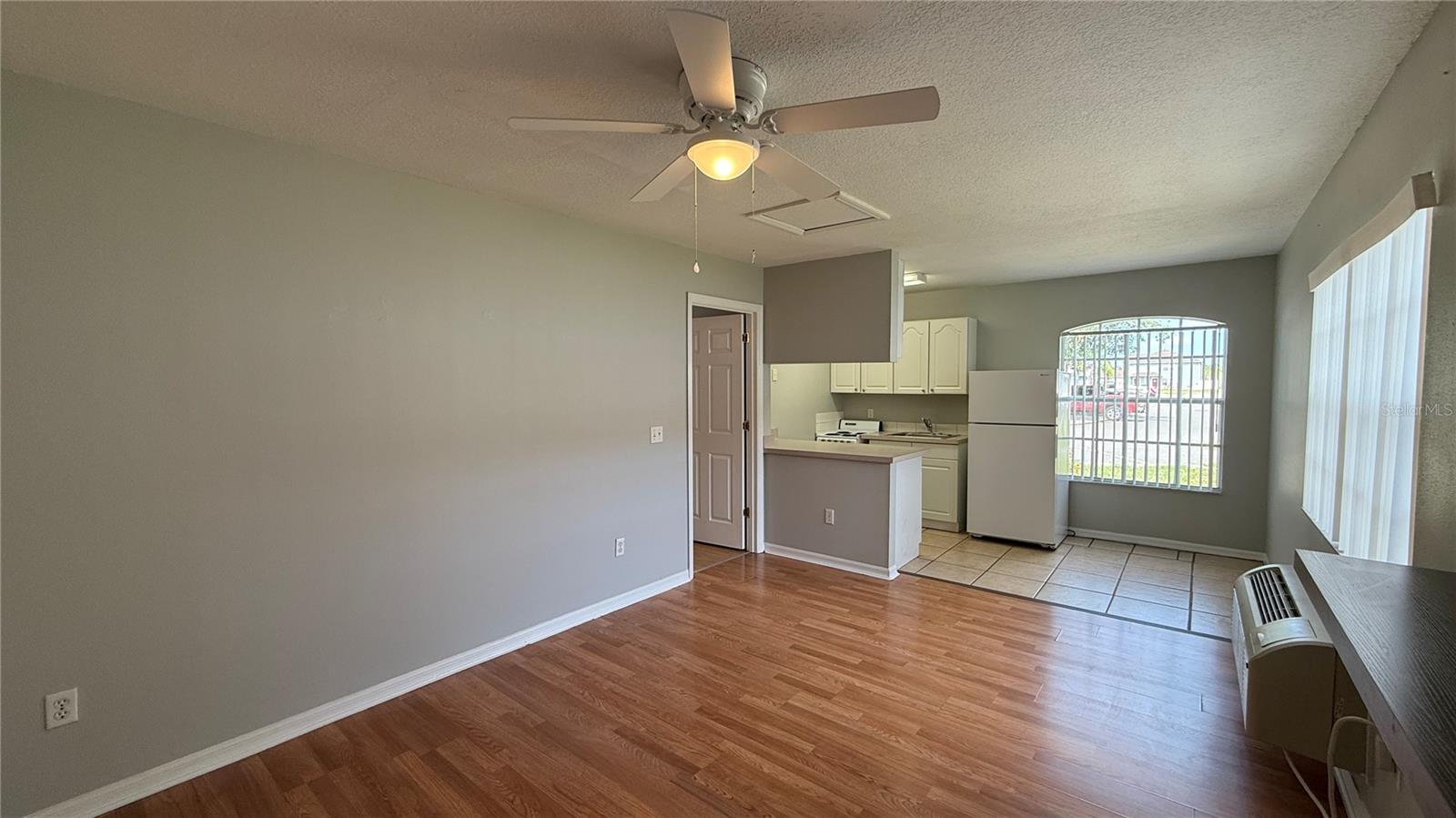 871 ORCHID DR #B — photo 2