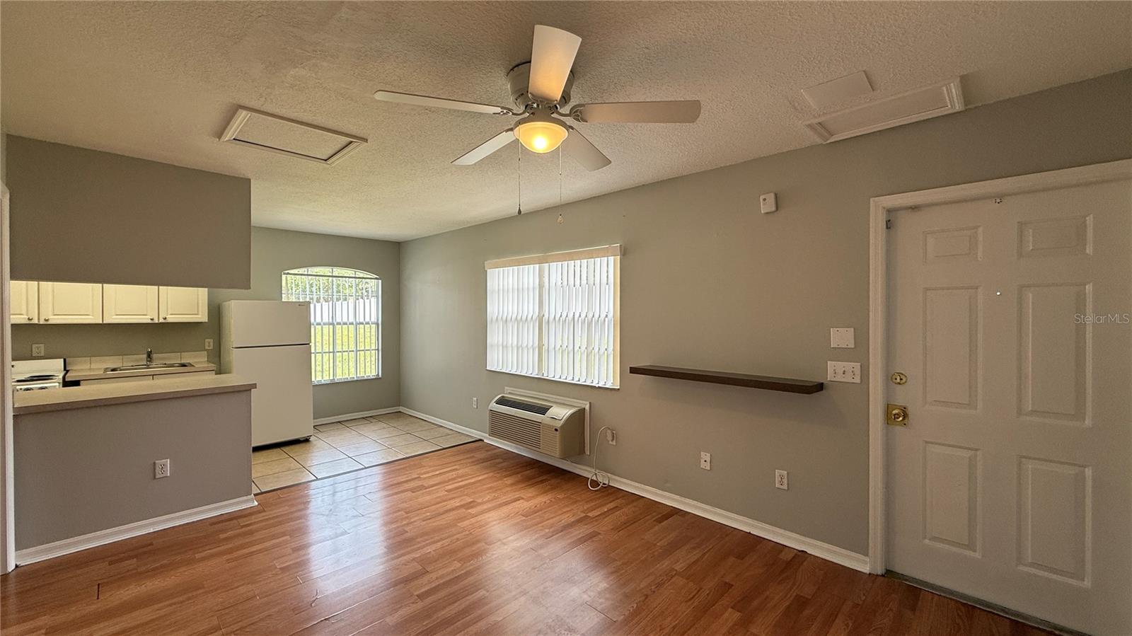 871 ORCHID DR #B — photo 3