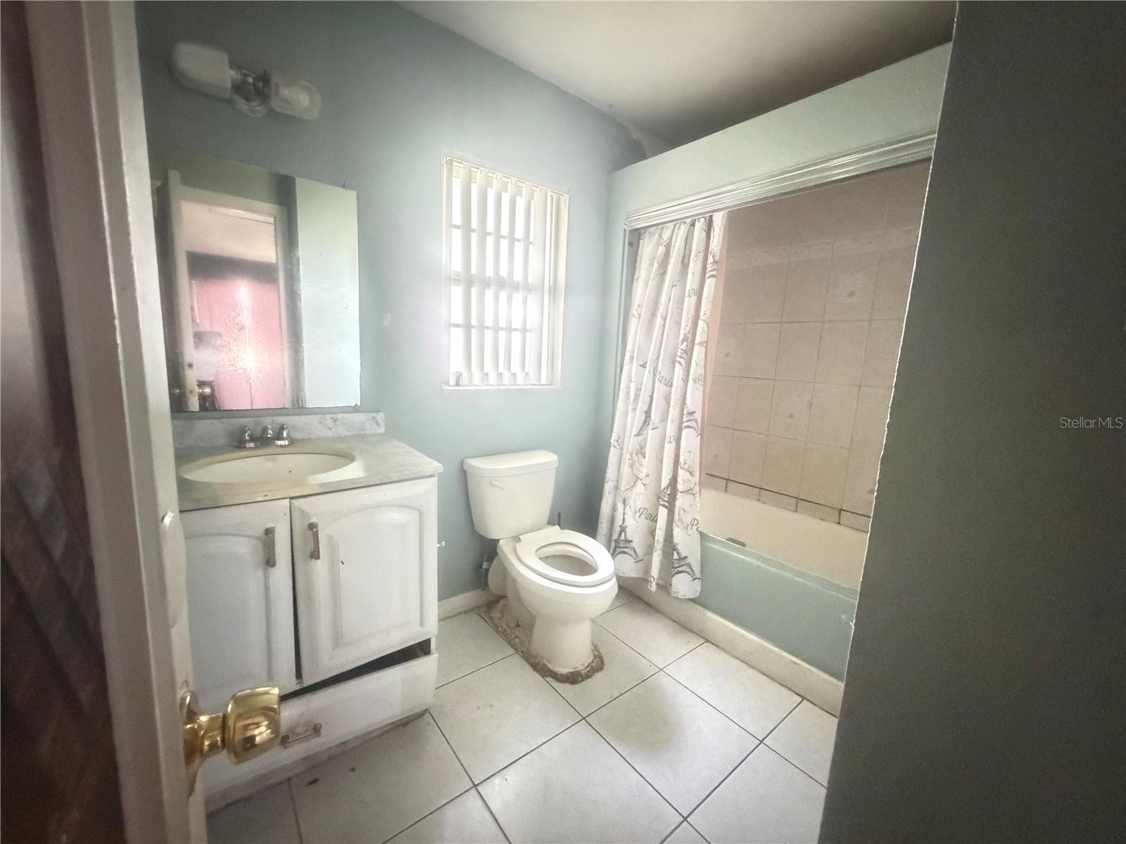 754 TRAILWOOD DR — photo 8