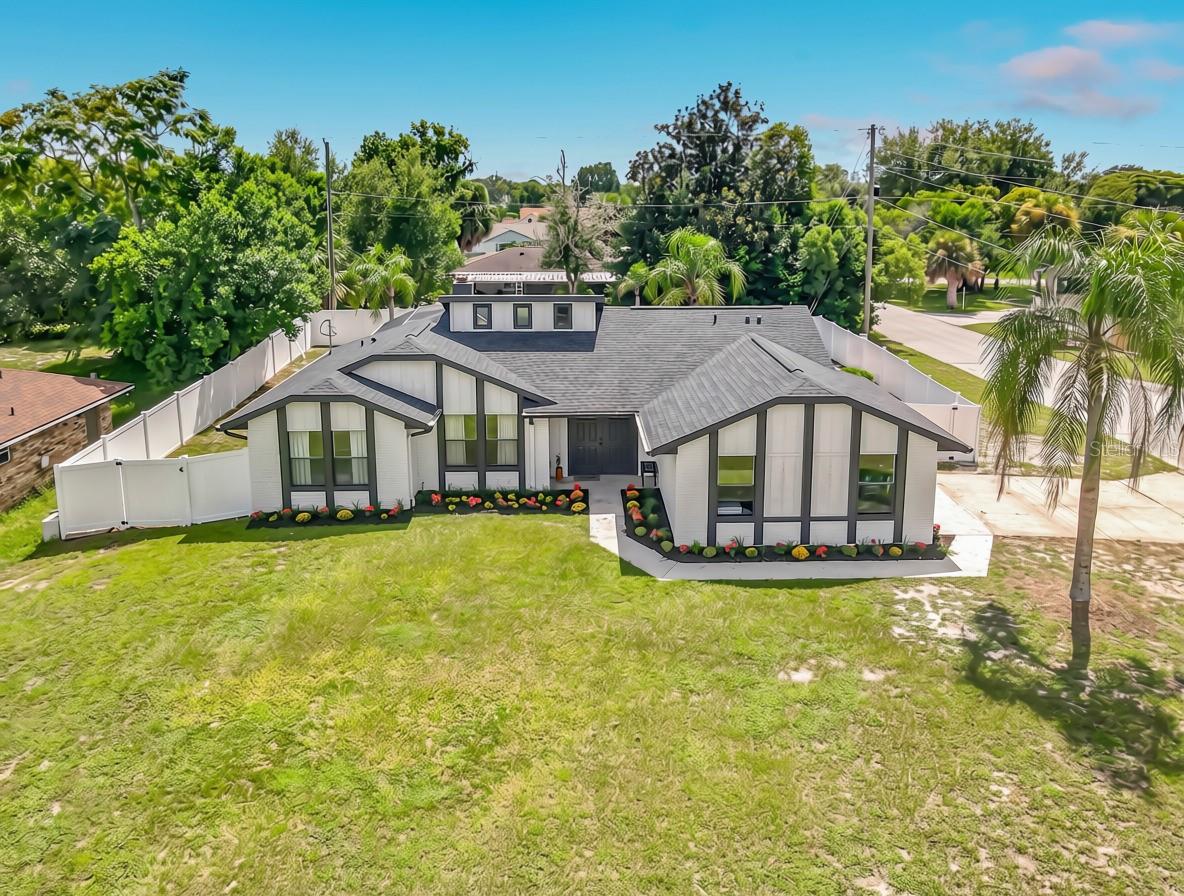 2121 ARROWHEAD AVE — photo 3