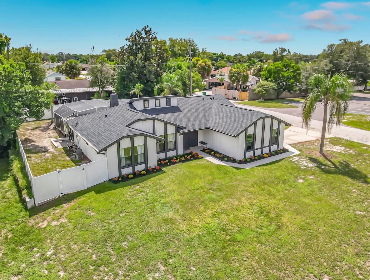 2121 ARROWHEAD AVE — photo 4