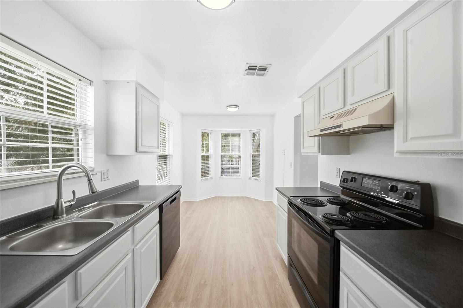 2210 COACH HOUSE BLVD #408 — photo 9