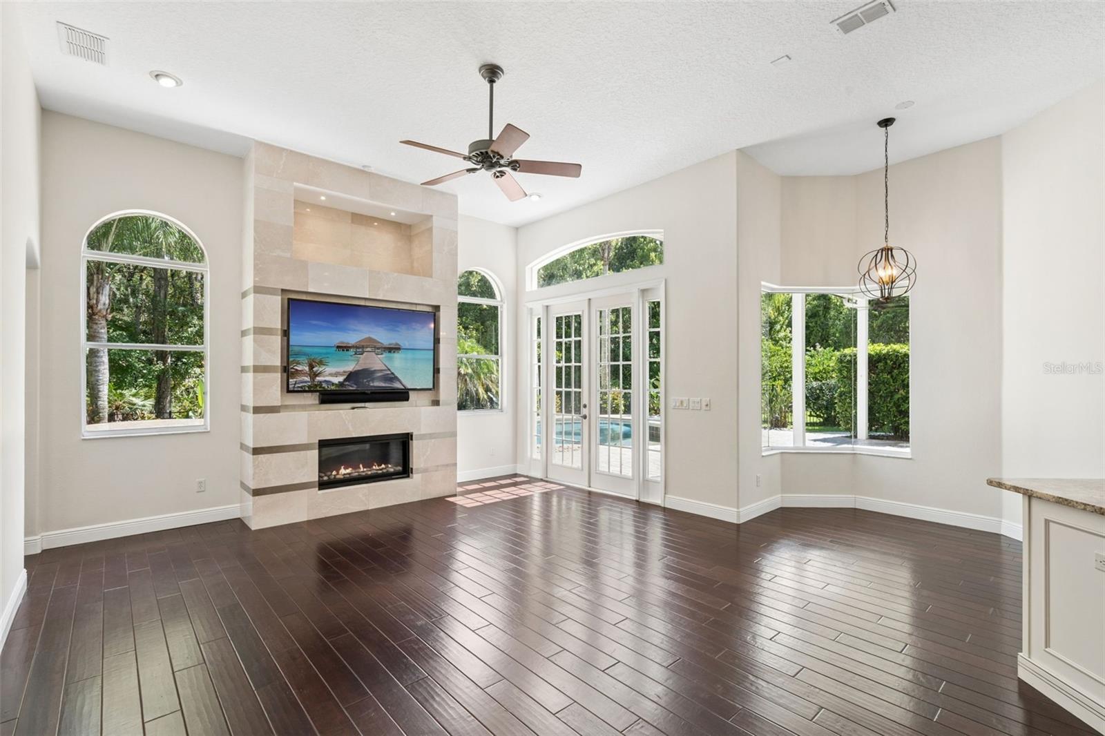 2324 FOLIAGE OAK TER — photo 4
