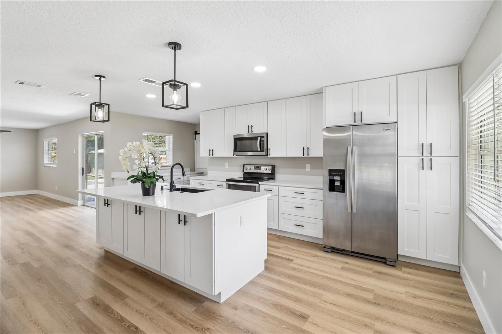 210 MELISSA CT — photo 2