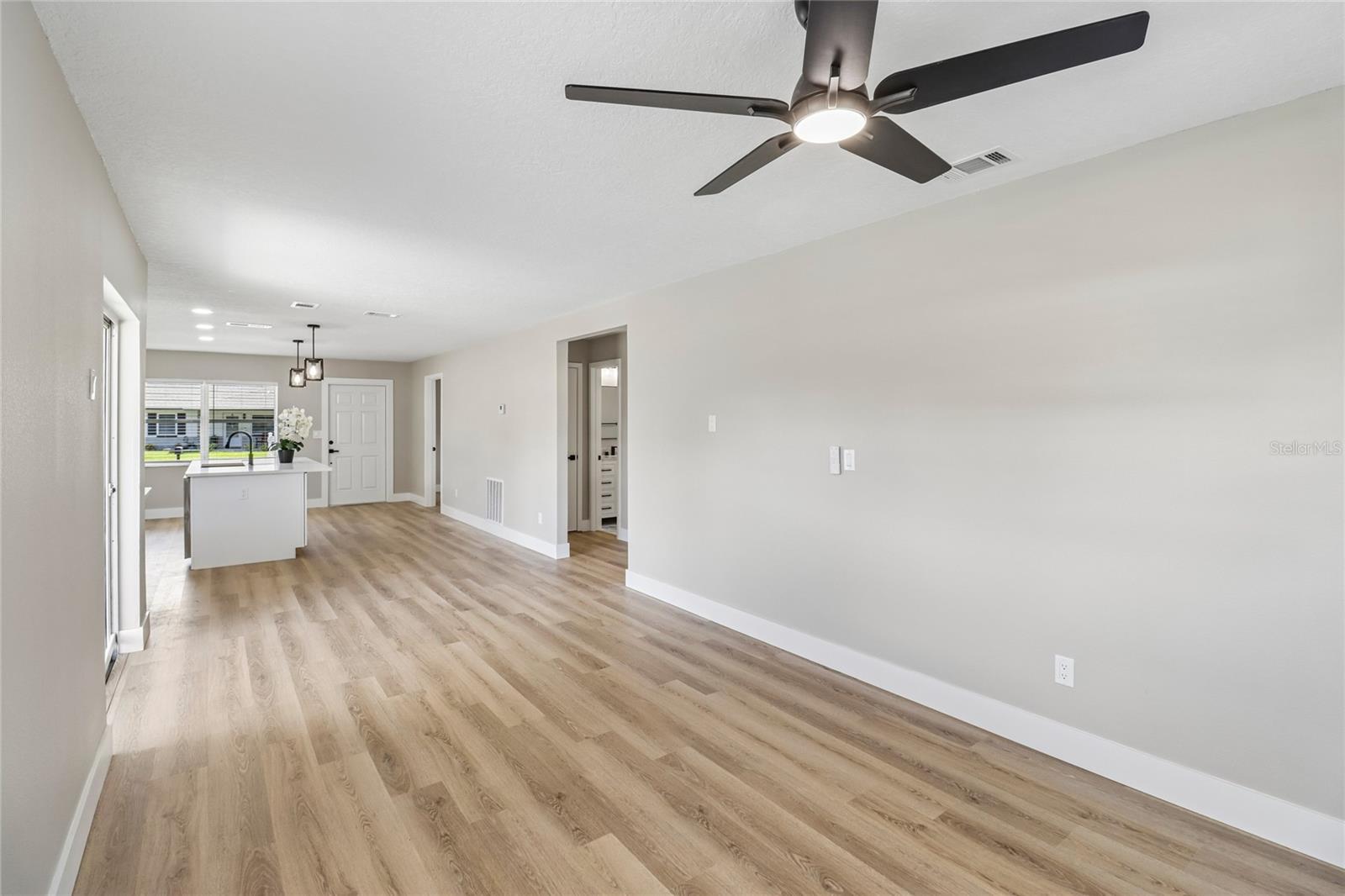 210 MELISSA CT — photo 7