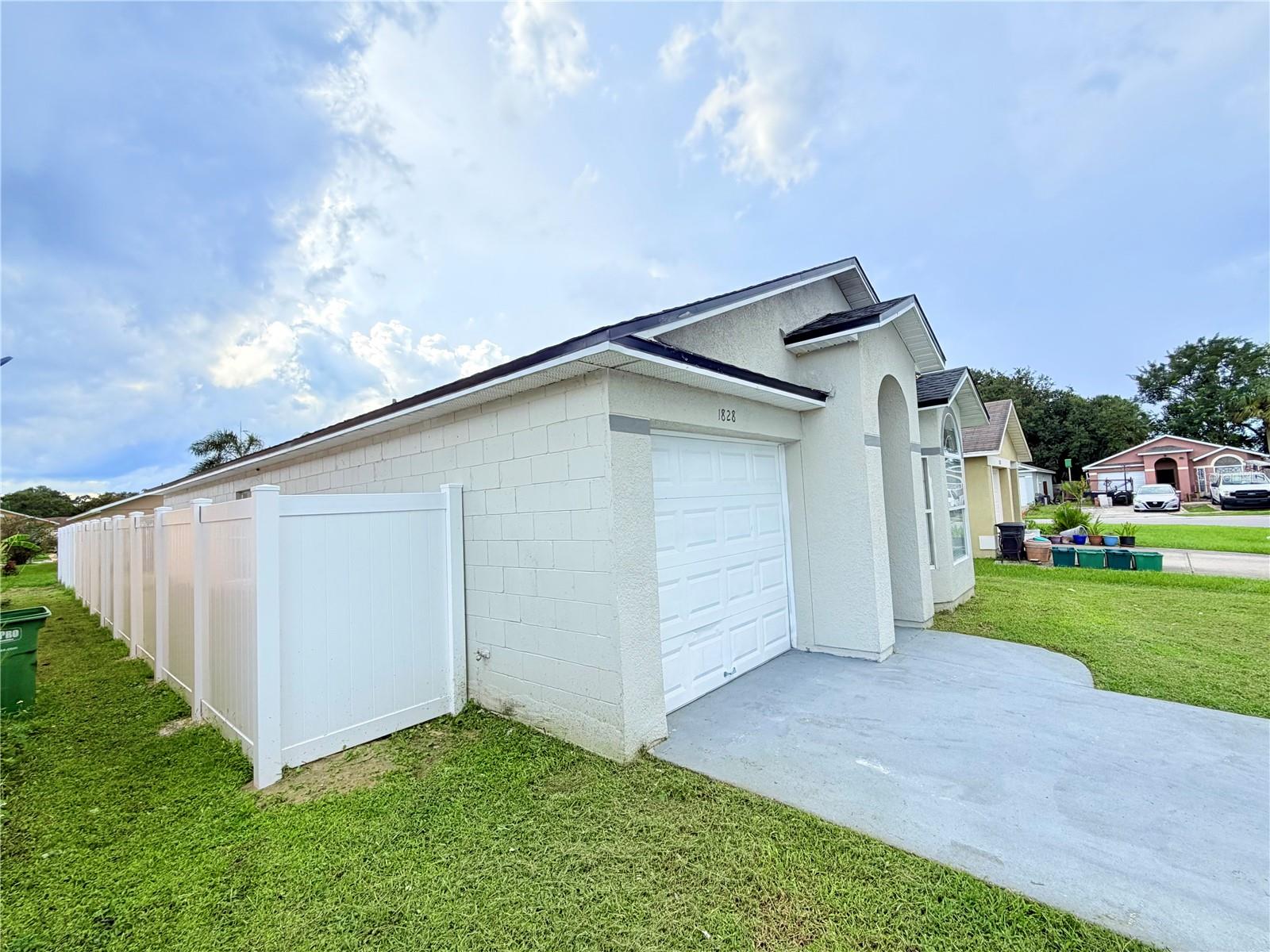 1828 LACY LN — photo 2