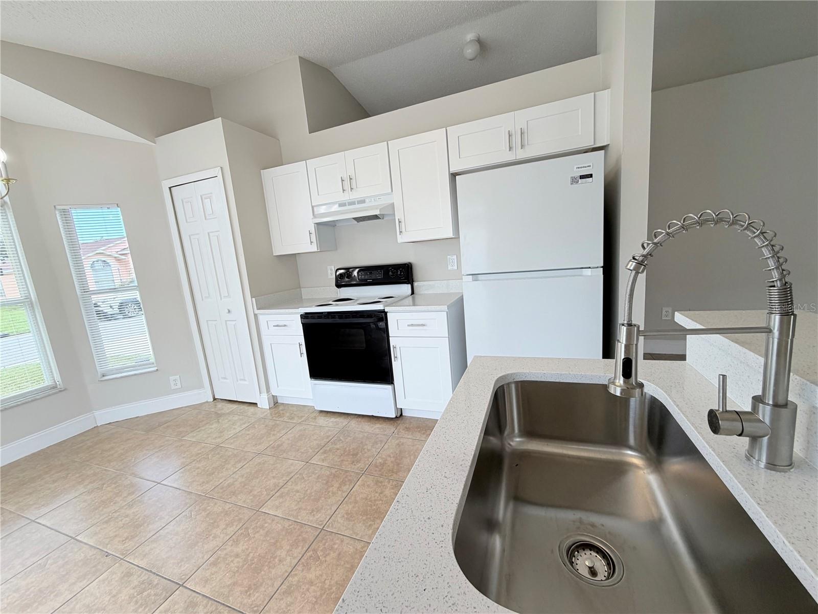 1828 LACY LN — photo 4