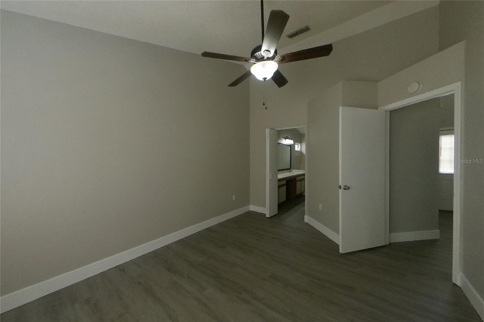 10418 GLASSBOROUGH DR — photo 8
