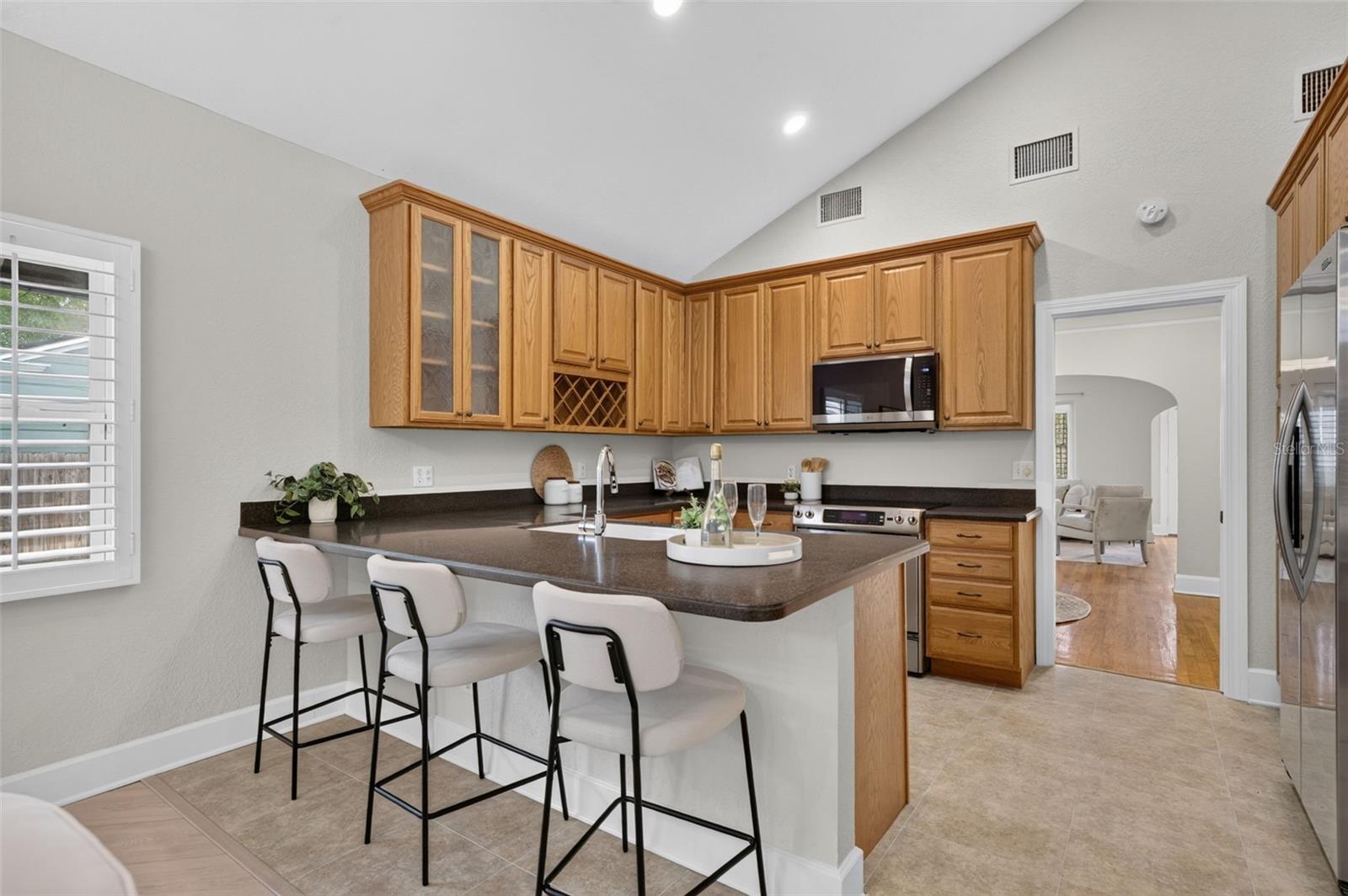 1242 E RIDGEWOOD ST — photo 8