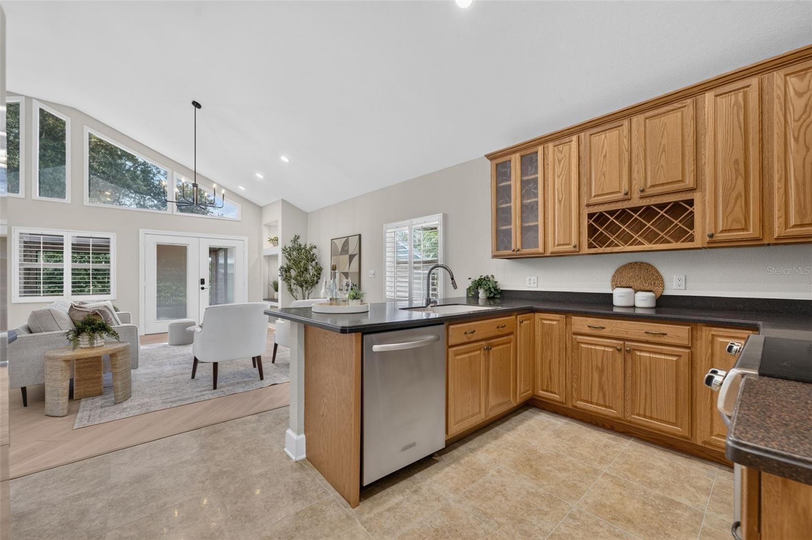 1242 E RIDGEWOOD ST — photo 10