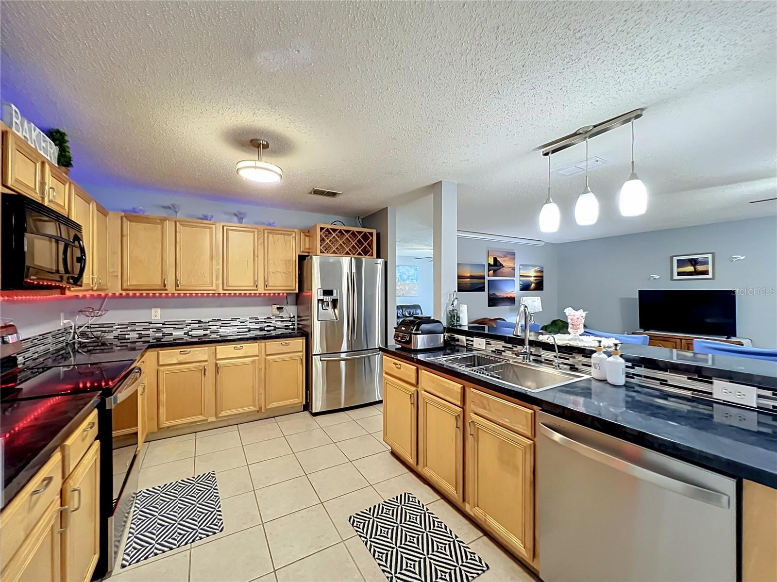 8307 LAINIE LN — photo 10