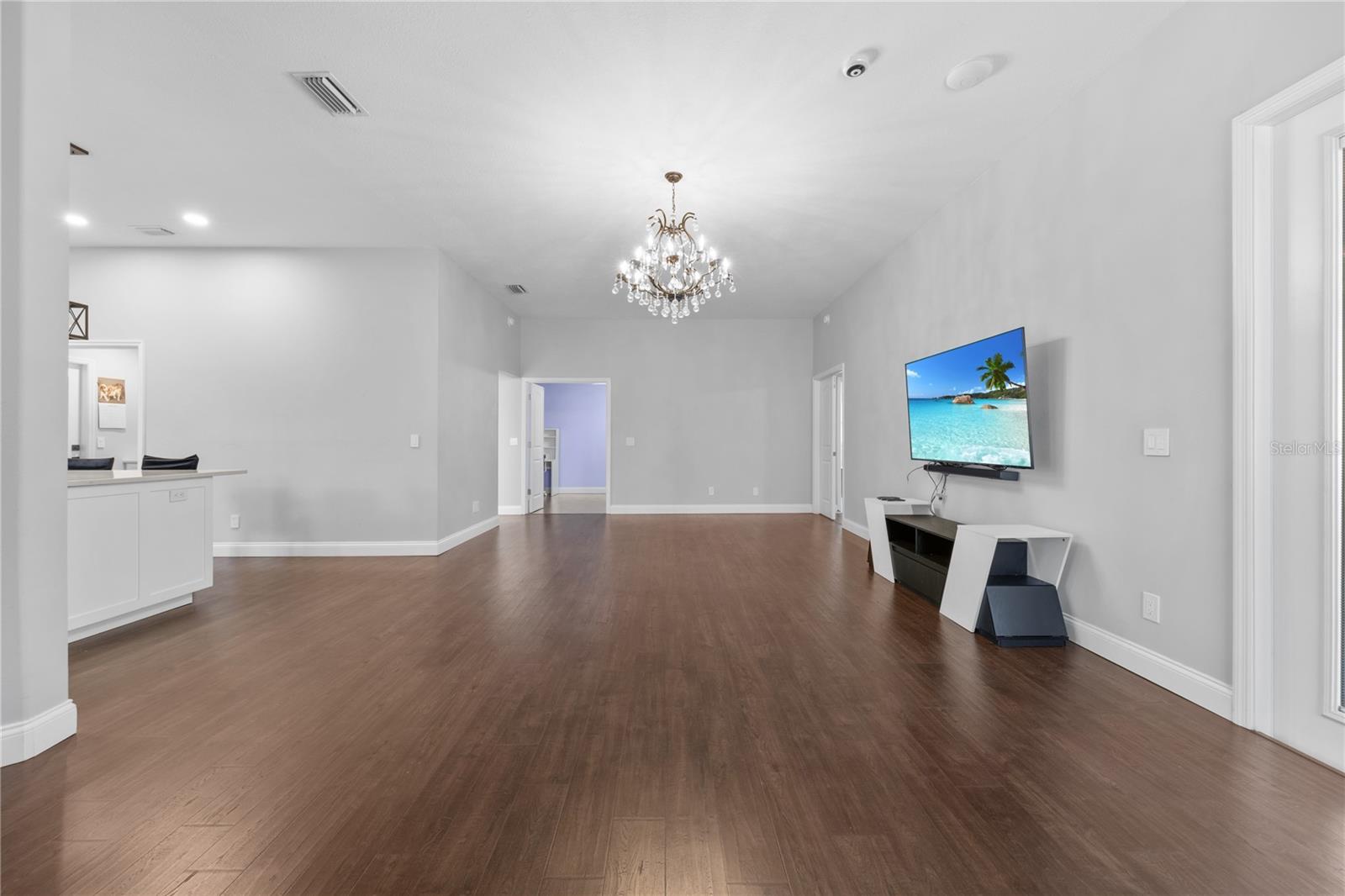 766 ANDOVER CIR — photo 10