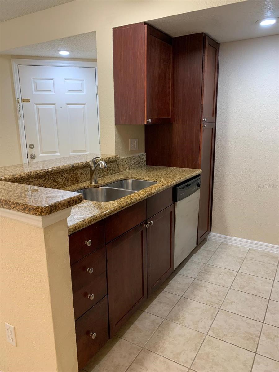 5112 CONROY RD #14 — photo 3
