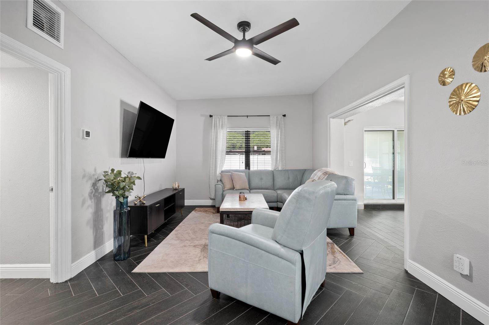 18 N ALDER DR — photo 7