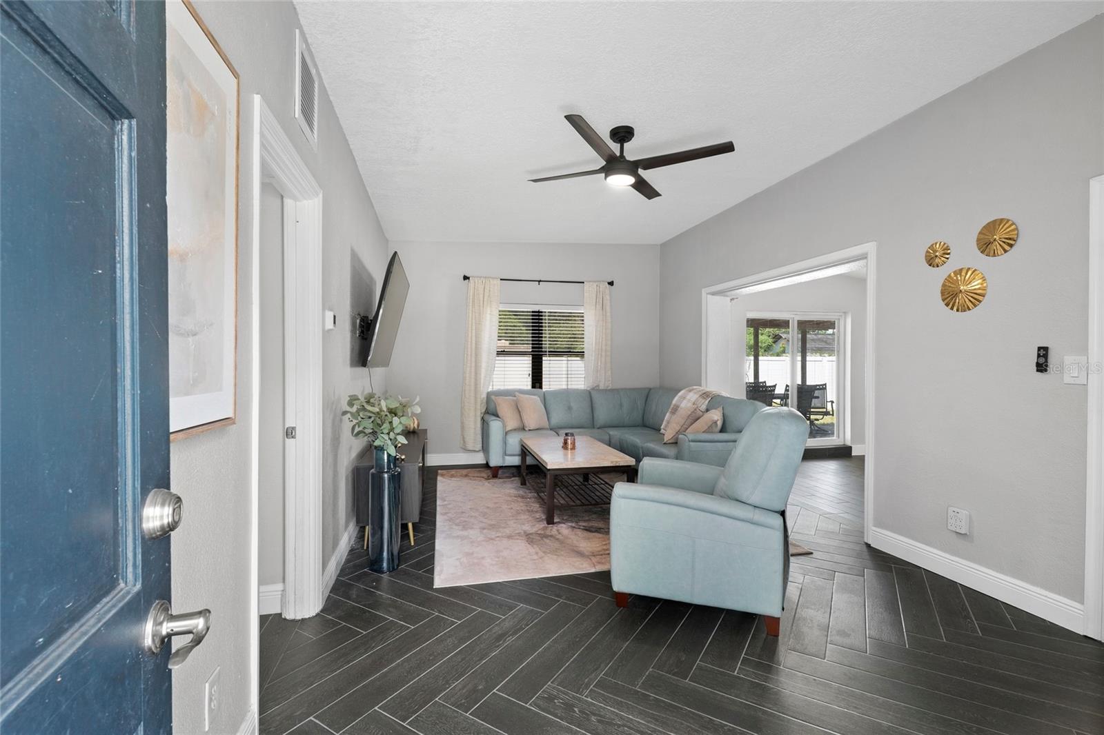 18 N ALDER DR — photo 9