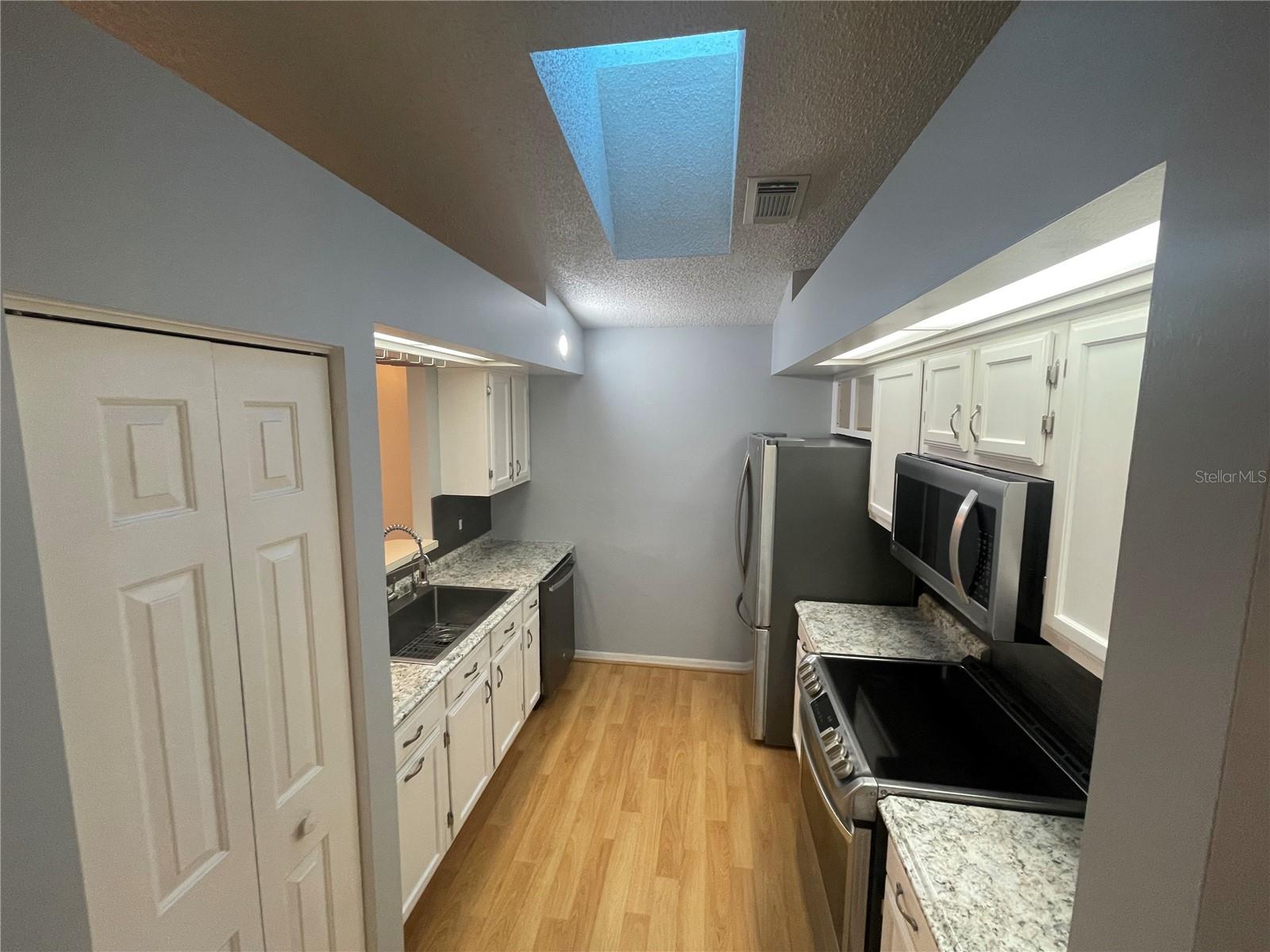 110 COBBLESTONE WAY — photo 3