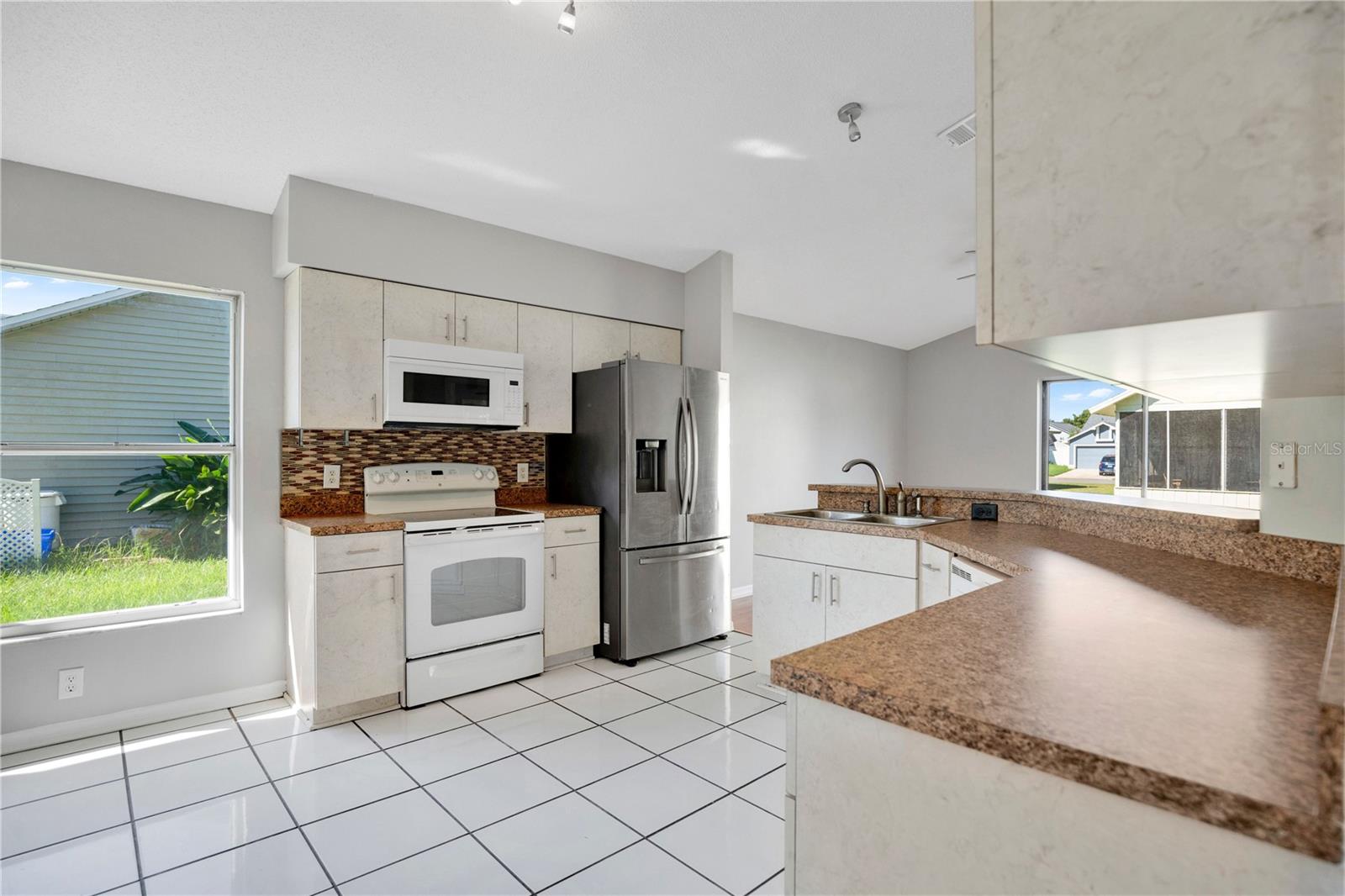 233 S ABERDEEN CIR — photo 7
