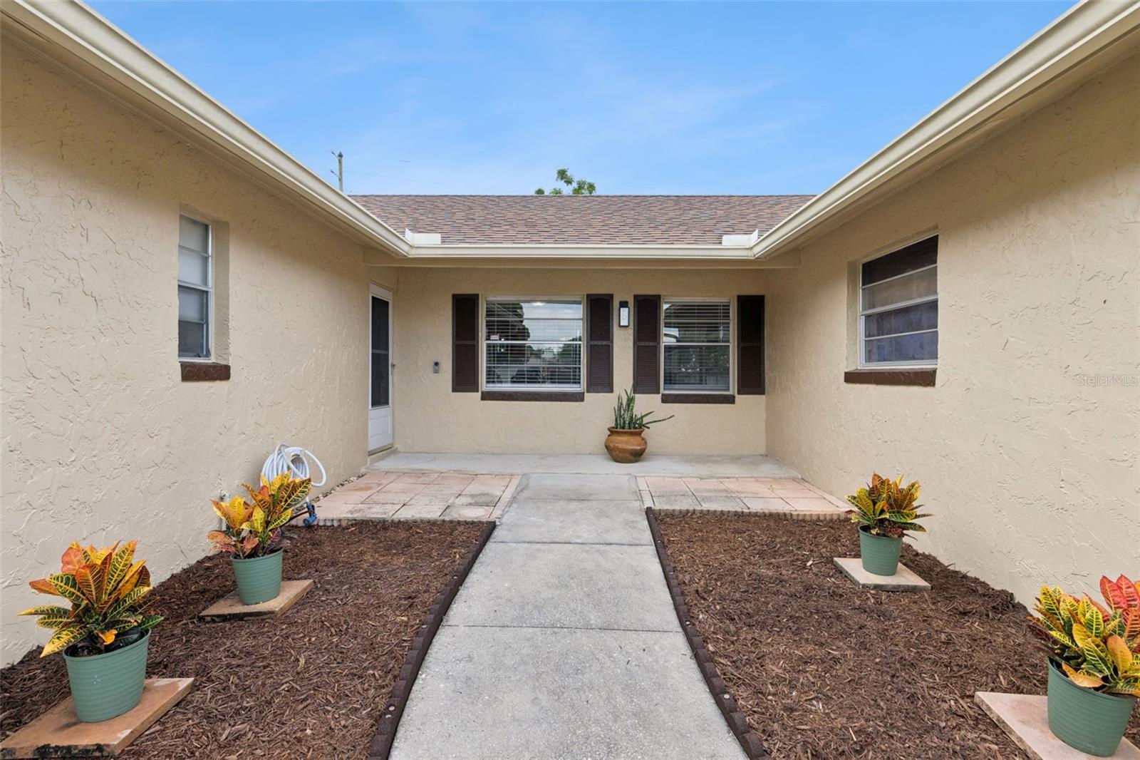 618 HATTAWAY DR — photo 3