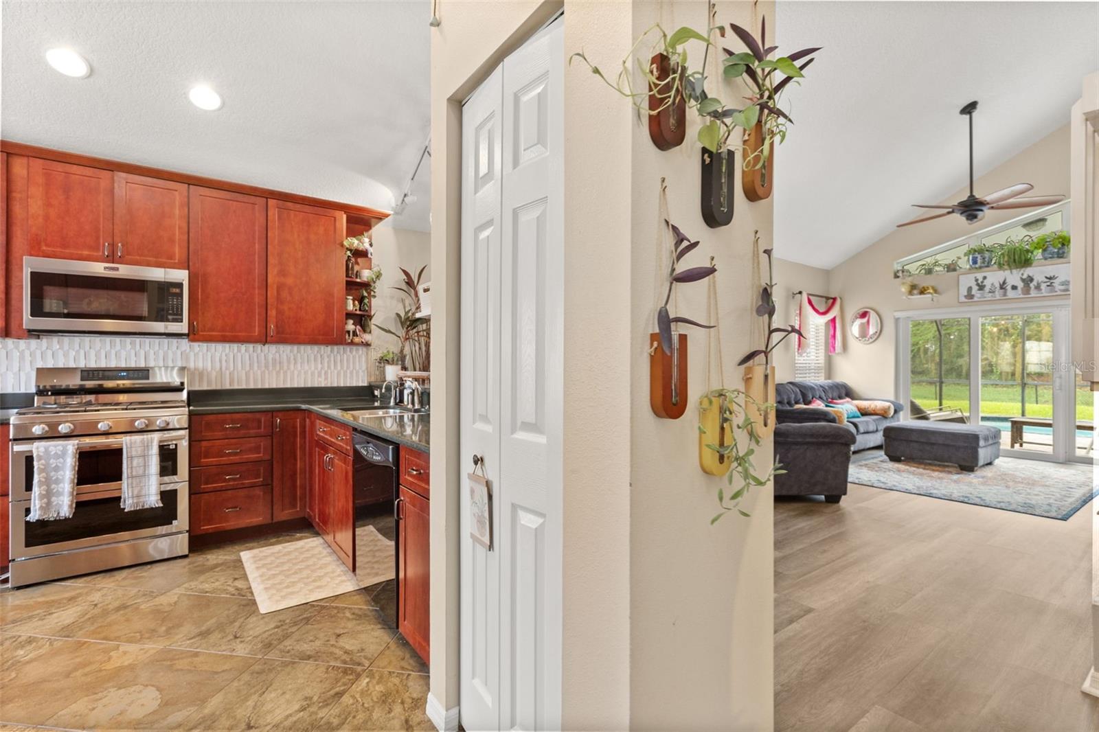 11612 PEACH GROVE LN — photo 12
