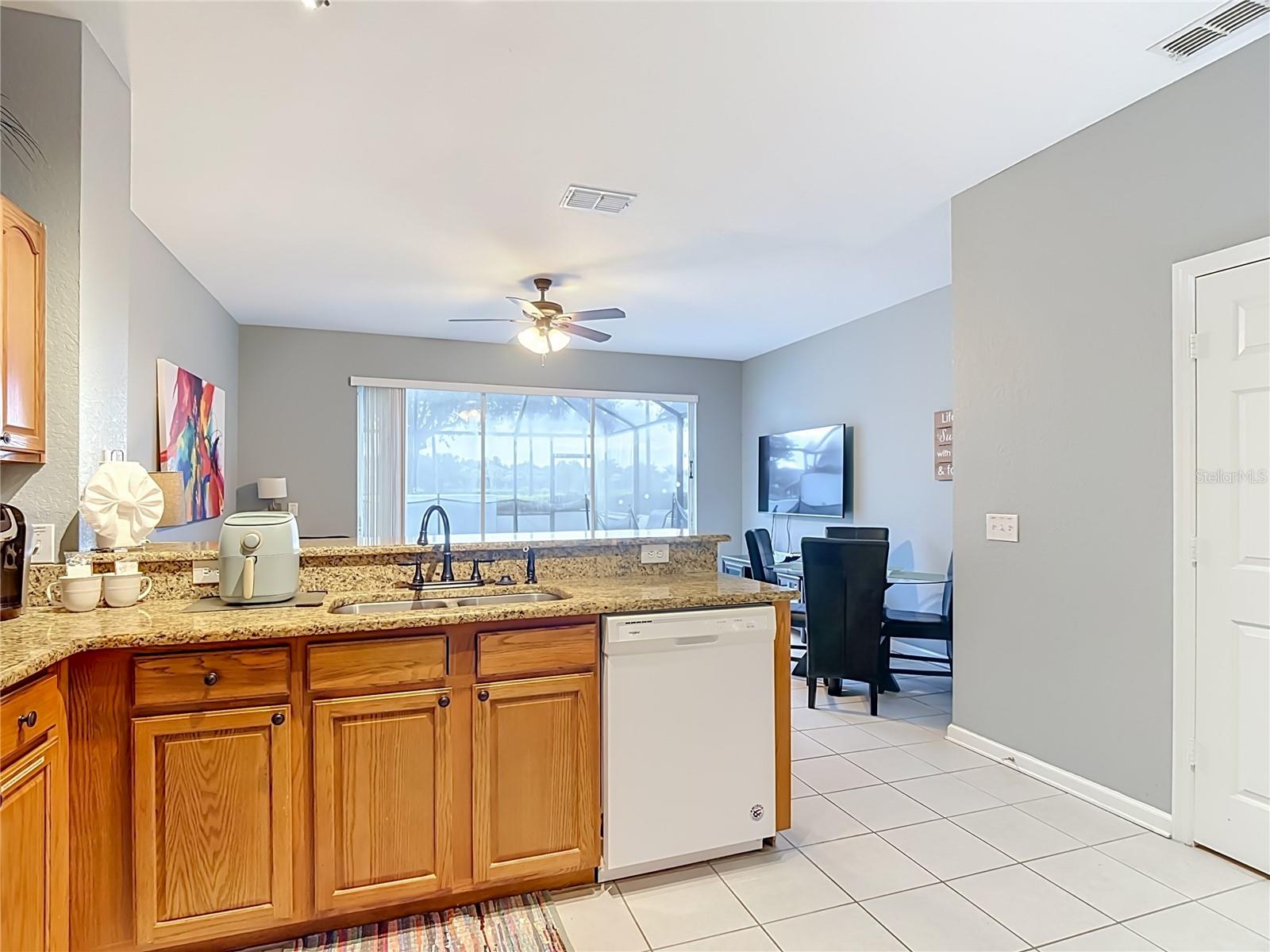 2592 MANESHAW LN — photo 7