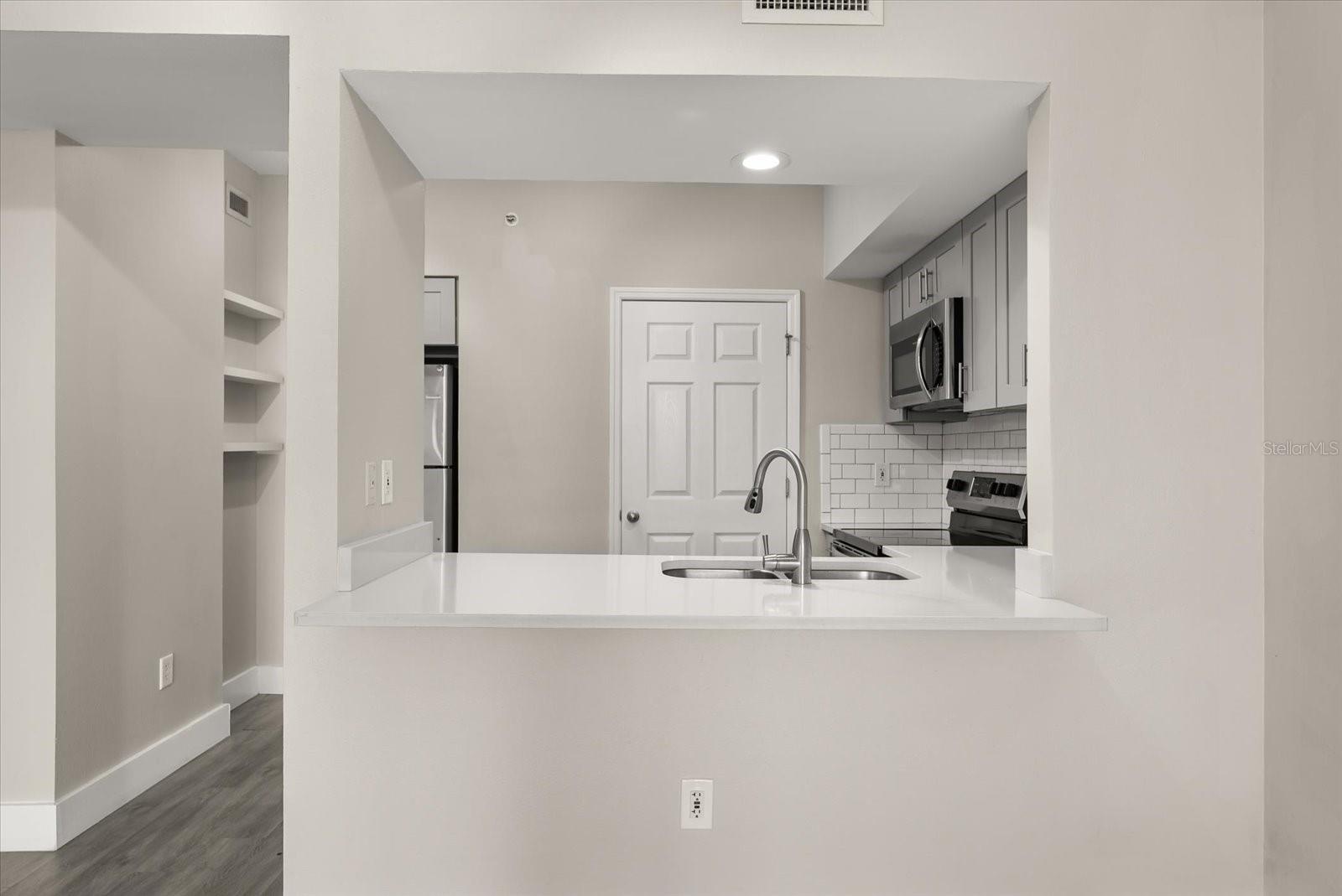 322 E CENTRAL BLVD #1404 — photo 6