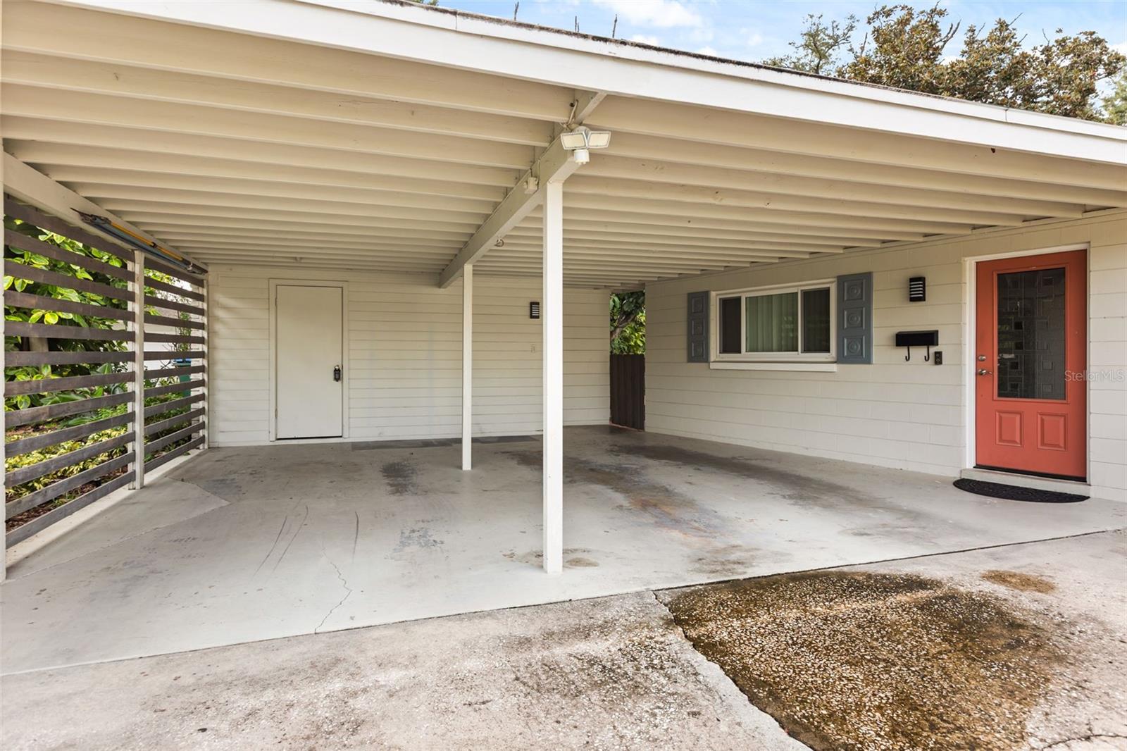 2215 WOODCREST DR — photo 3