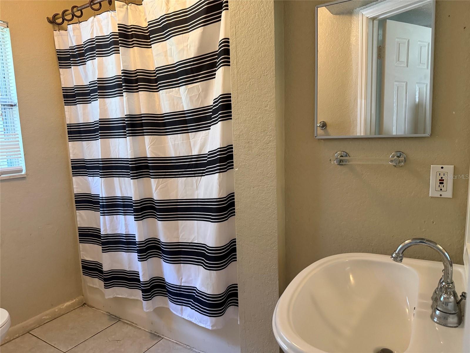 5401 HERMOSA ST — photo 4