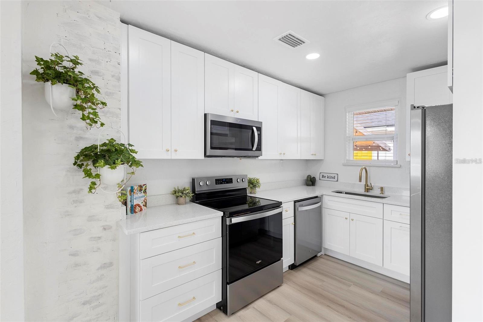 263 WILLIAMS AVE — photo 11