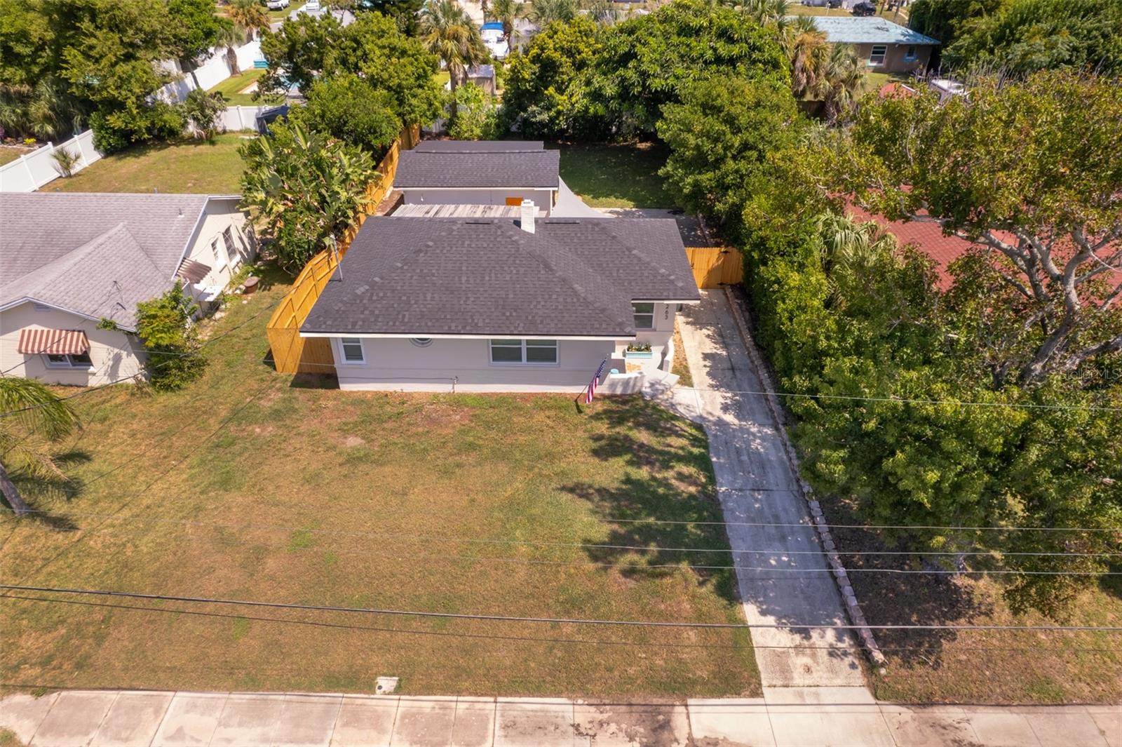 263 WILLIAMS AVE — photo 3