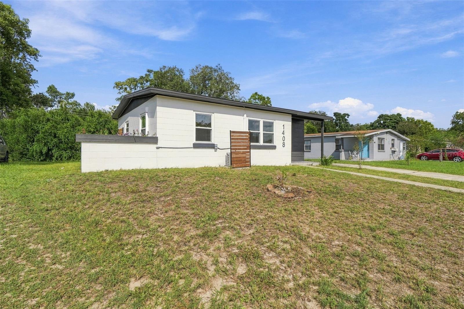 1408 W WELLINGTON DR — photo 2