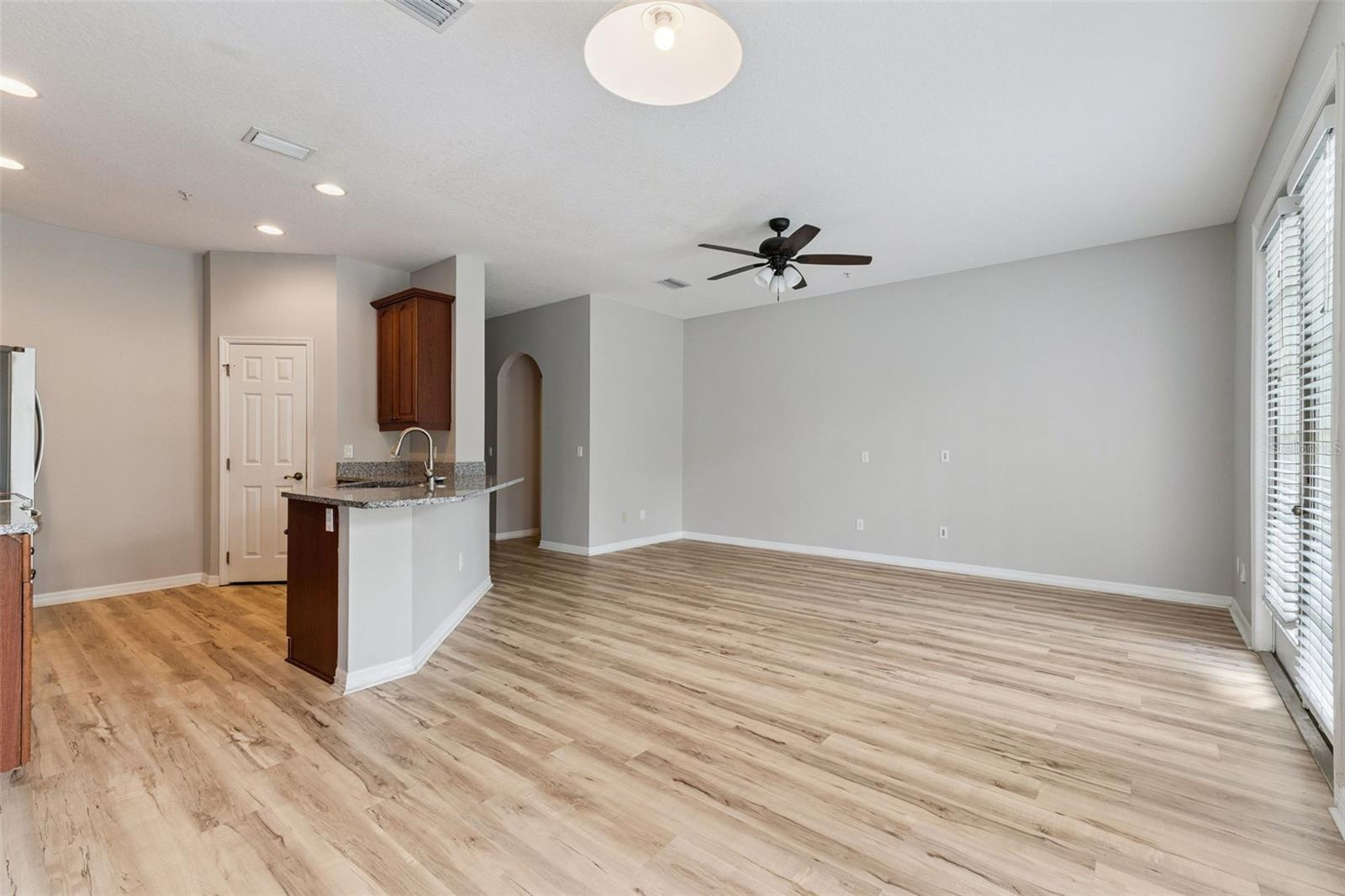 512 PINEBRANCH CIR — photo 5