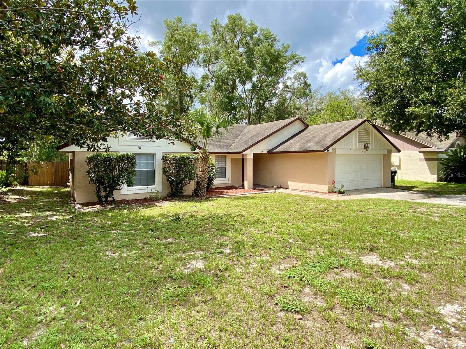 6400 LAKE HORSESHOE DR — photo 3