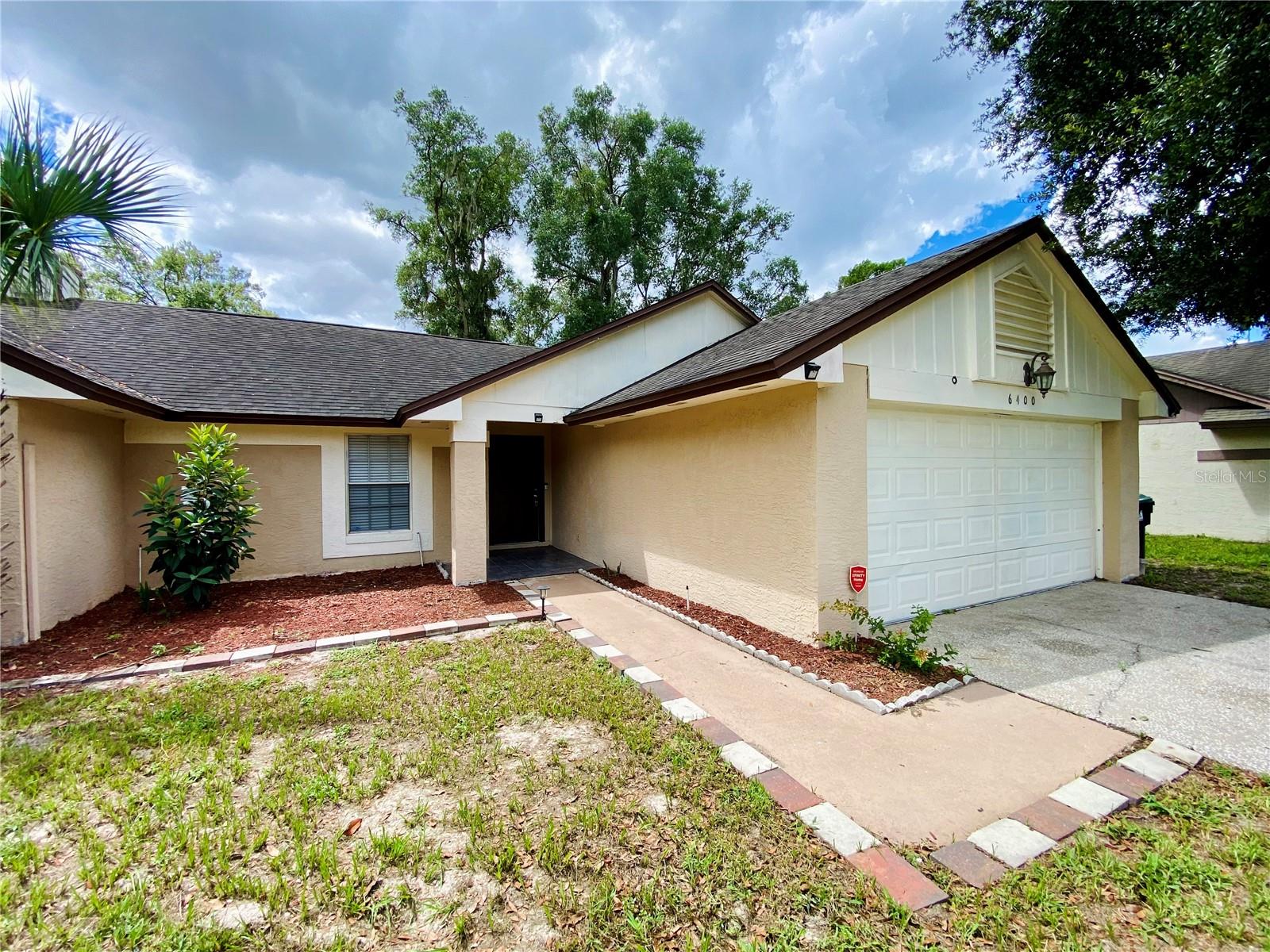 6400 LAKE HORSESHOE DR — photo 4
