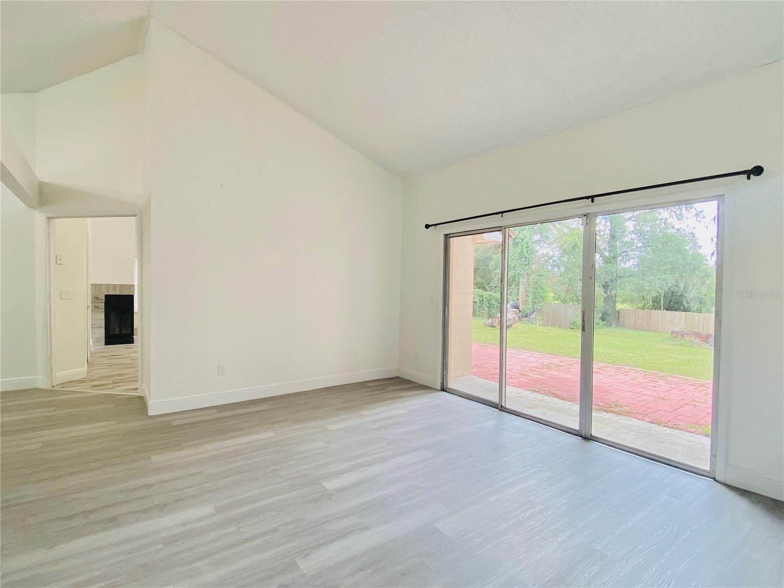 6400 LAKE HORSESHOE DR — photo 6