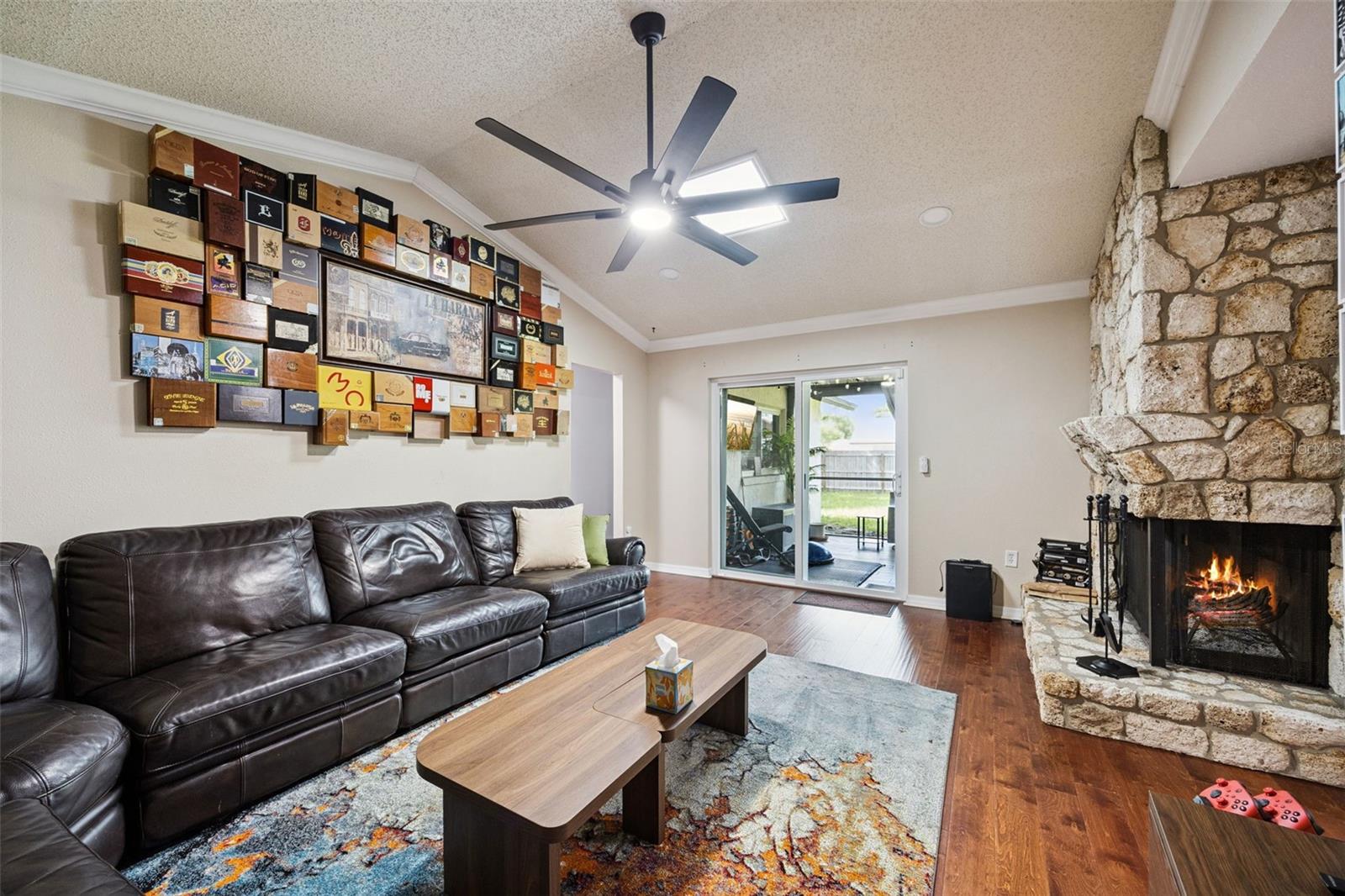 207 HARROGATE PL — photo 12