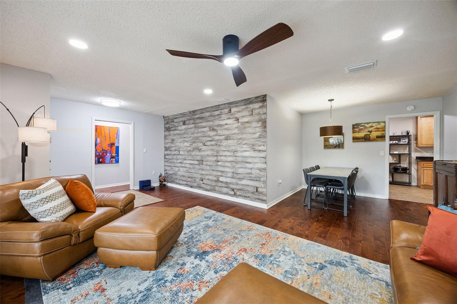207 HARROGATE PL — photo 10
