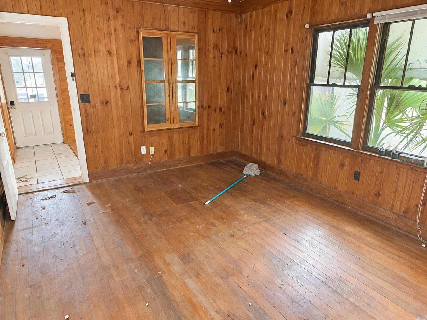 18 S PRIMROSE DR — photo 8