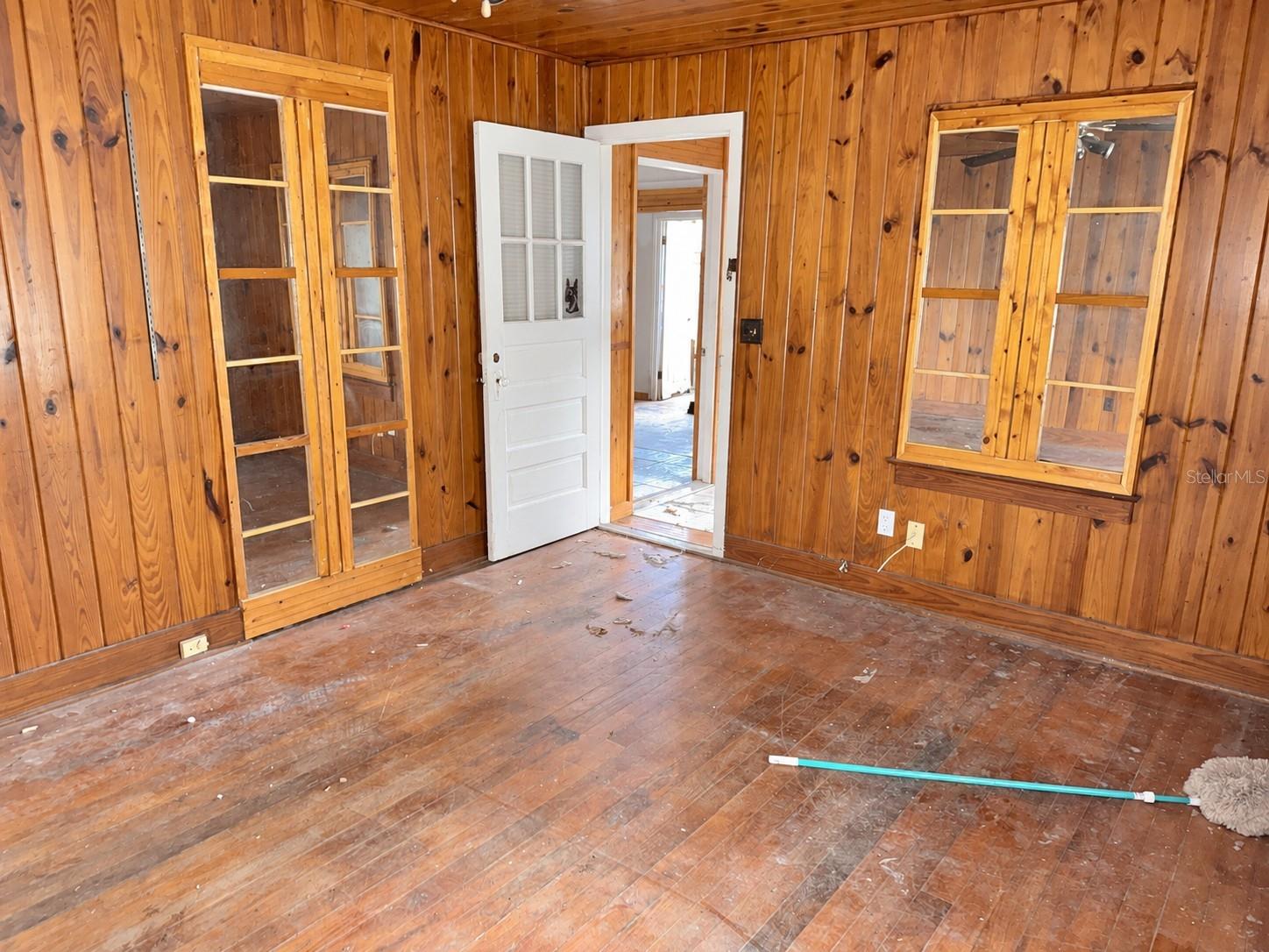 18 S PRIMROSE DR — photo 10
